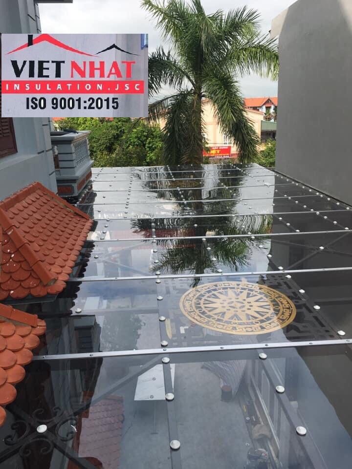 Mua tấm nhựa lấy sáng dạng đặc ở đâu uy tín nhất? 2