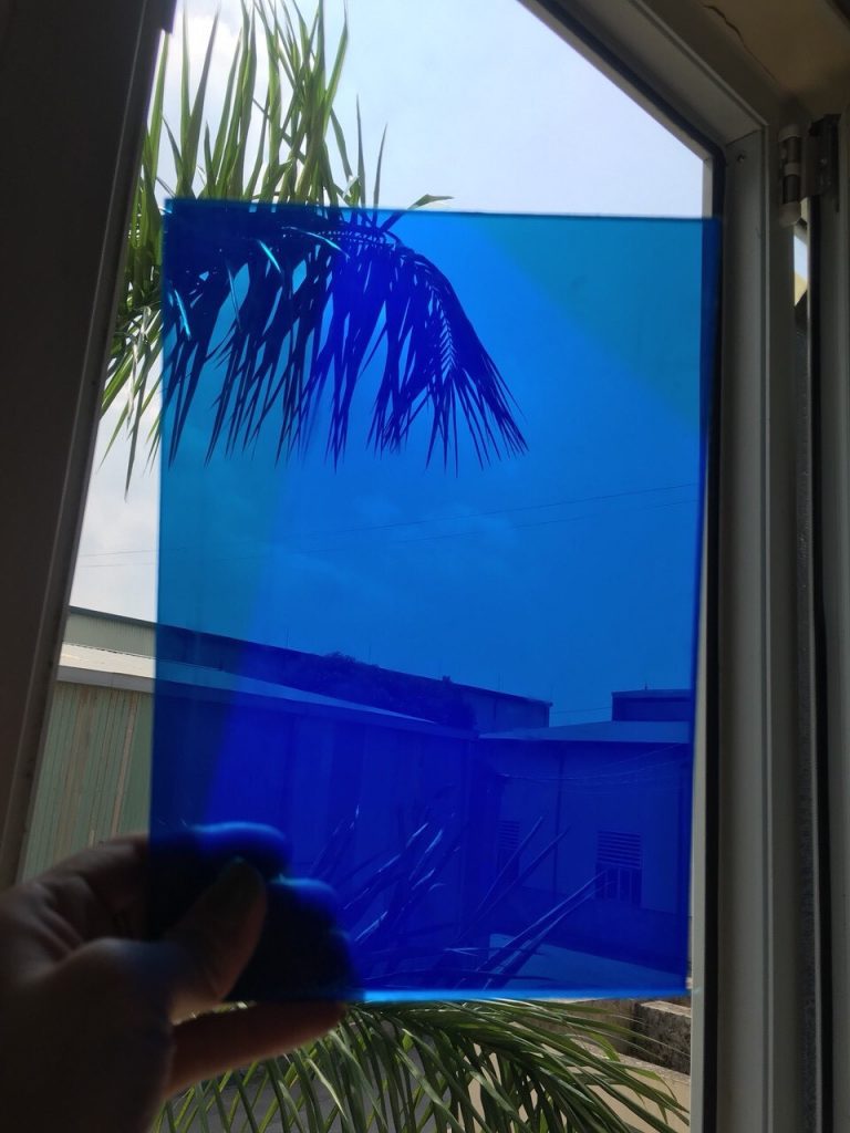 Hướng dẫn lắp đặt tấm nhựa polycarbonate dạng đặc 4