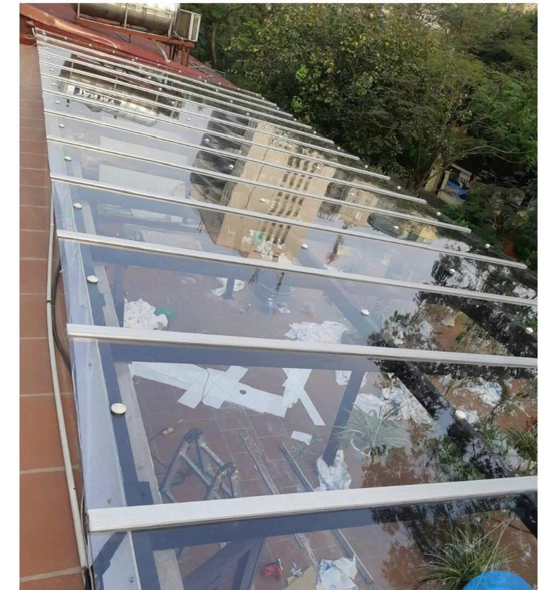 mai-che-su-dung-tam-nhua-polycarbonate-07 Mái che lấy sáng sử dụng tấm nhựa Polycarbonate
