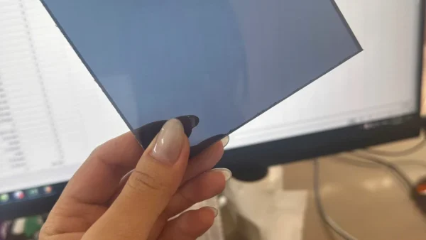 Tấm nhựa Polycarbonate màu xám khói